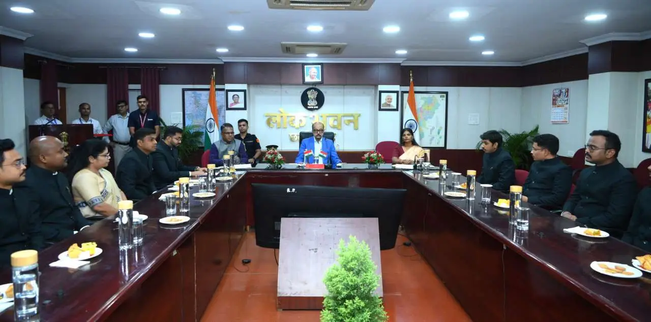 जलवायु परिवर्तन से लड़ाई में वन अधिकारियों की भूमिका सबसे अहम: राज्यपाल रमेन डेका