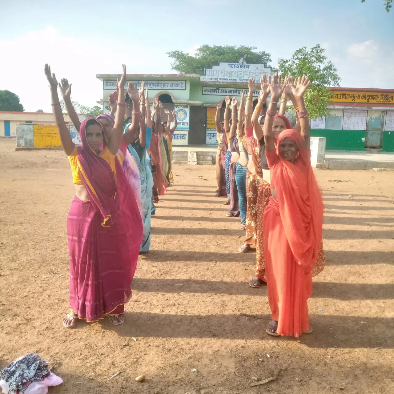विश्व योग दिवस पर बिहान समूहों की दीदियों ने दिया स्वास्थ्य, पोषण, पर्यावरण संरक्षण और आत्मनिर्भरता का संदेश,