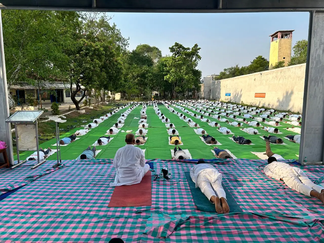 चारदीवारी के भीतर योग क्रांति! छत्तीसगढ़ की सभी 33 जेलों में कैदियों ने अपनाया योग...