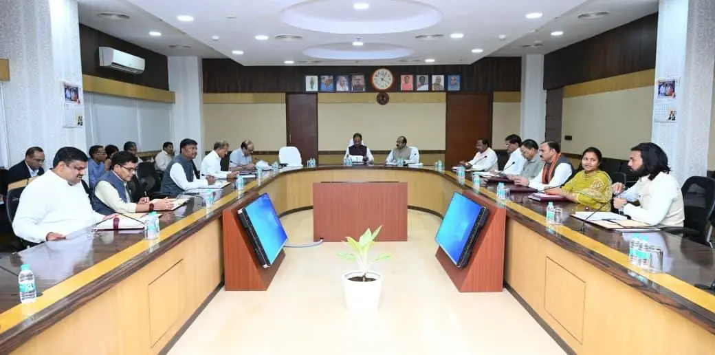 लोक निर्माण विभाग के सचिव ने रेलवे ओवर-ब्रिज एवं रेलवे अंडर-ब्रिज कार्यों की समीक्षा की,