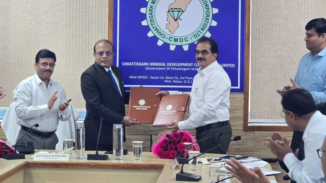 छत्तीसगढ़ में क्रिटिकल मिनरल्स अनुसंधान को मिलेगी नई रफ्तार, सीएमडीसी और जेएनएआरडीडीसी के बीच ऐतिहासिक एमओयू,