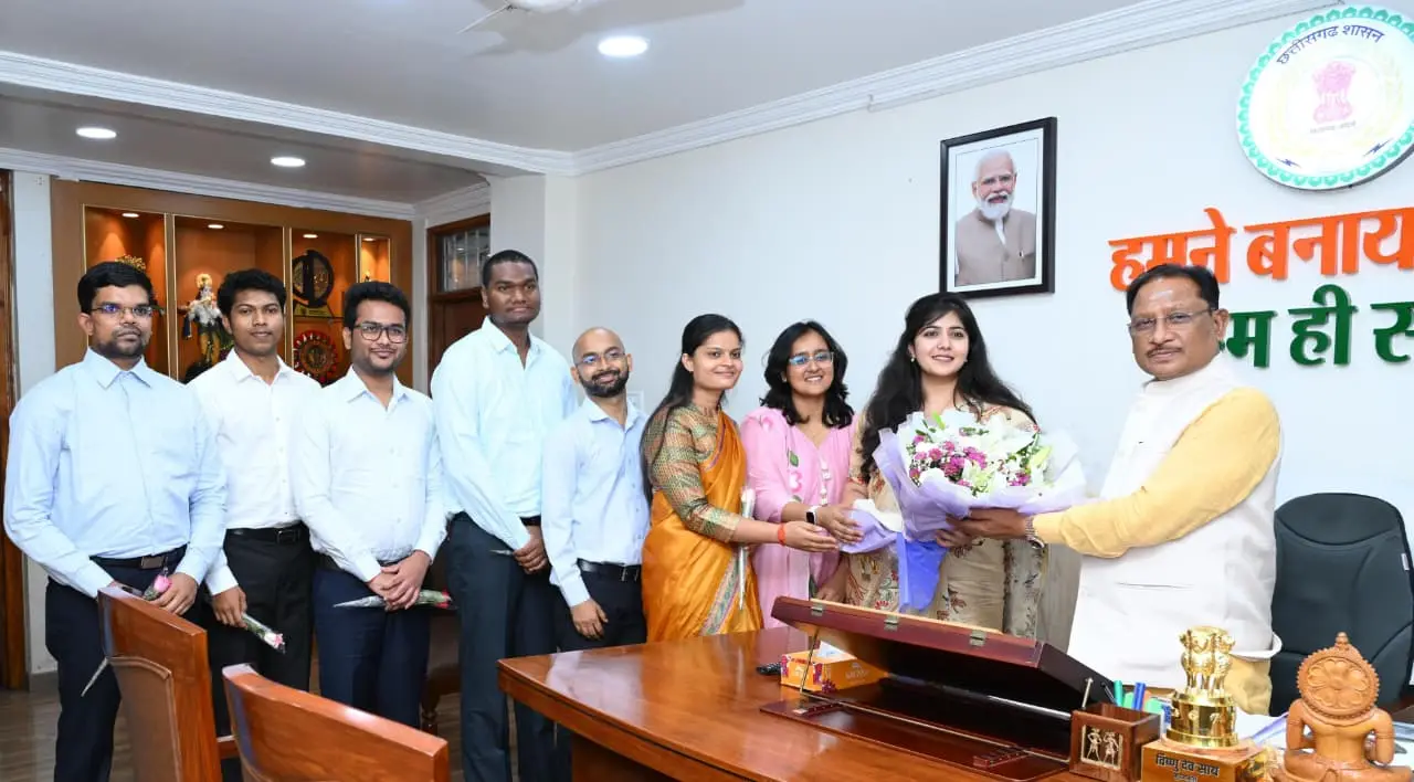 अखिल भारतीय सेवाओं में चयनित युवाओं से बोले मुख्यमंत्री साय— पूरी निष्ठा और सेवा भाव से करें जनसेवा,