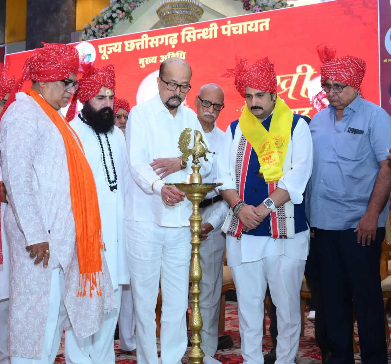 रायपुर : स्वाभिमान और उद्यमशीलता की मिसाल है सिंधी समाज-राज्यपाल रमेन डेका