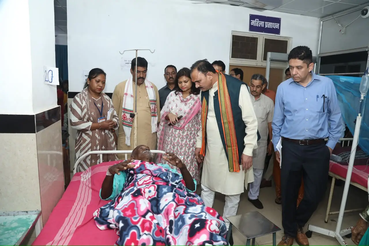 रायपुर : स्वास्थ्य मंत्री श्री जायसवाल ने कांकेर जिला अस्पताल सहित विभिन्न स्वास्थ्य केन्द्रों का निरीक्षण,