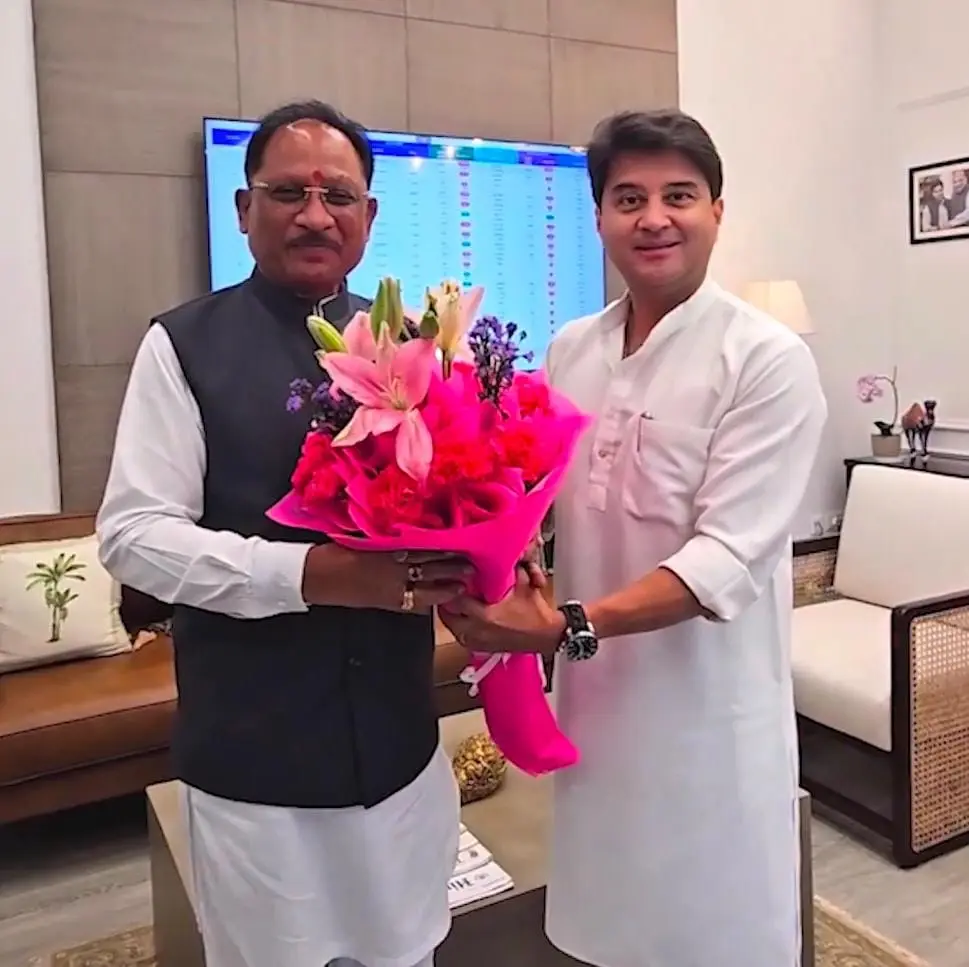 रायपुर : छत्तीसगढ़ के दूरस्थ क्षेत्रों को मिलेगी मजबूत डिजिटल पहचान, 2,305 नए मोबाइल टावरों के लिए मुख्यमंत्री श्री विष्णु देव साय ने केंद्र से मांगी