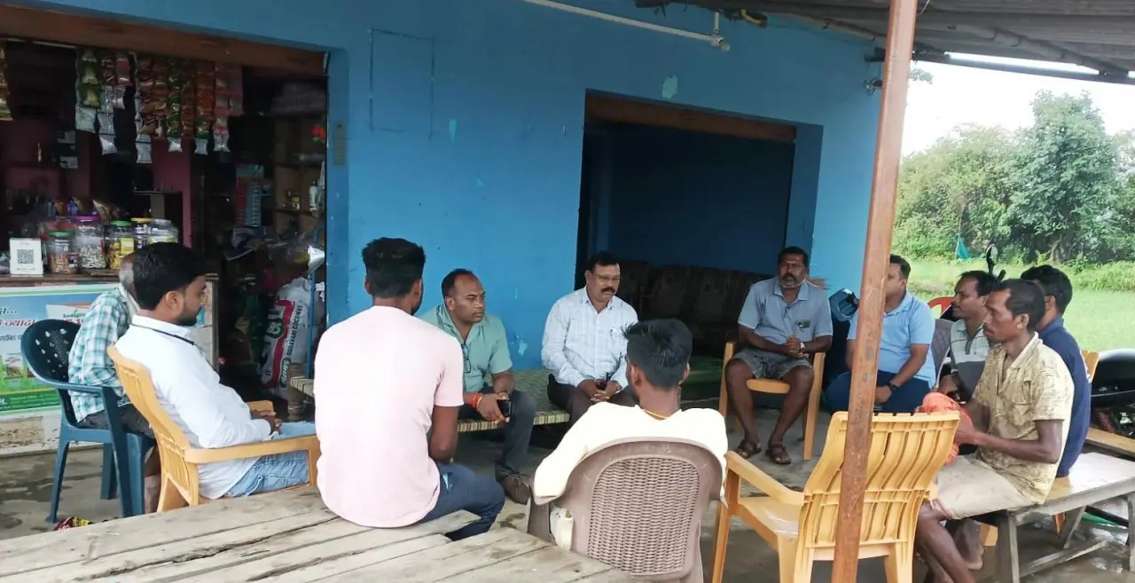 रायपुर : धान बेचने की चिंता थी, समाधान घर की चौखट पर मिला