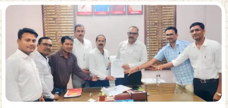 शिक्षकों की 10 सूत्रीय मांगों को लेकर शिक्षक संघर्ष मोर्चा ने खोला मोर्चा, DEO को सौंपा ज्ञापन,