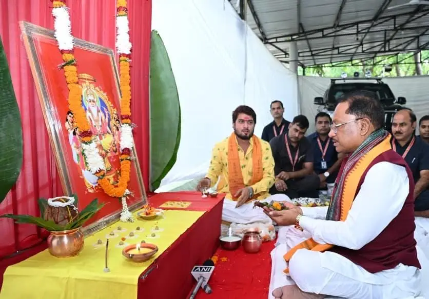 विश्वकर्मा जयंती पर CM साय ने की पूजा-अर्चना, कहा: श्रम, कौशल और सृजन ही विकास की मजबूत नींव