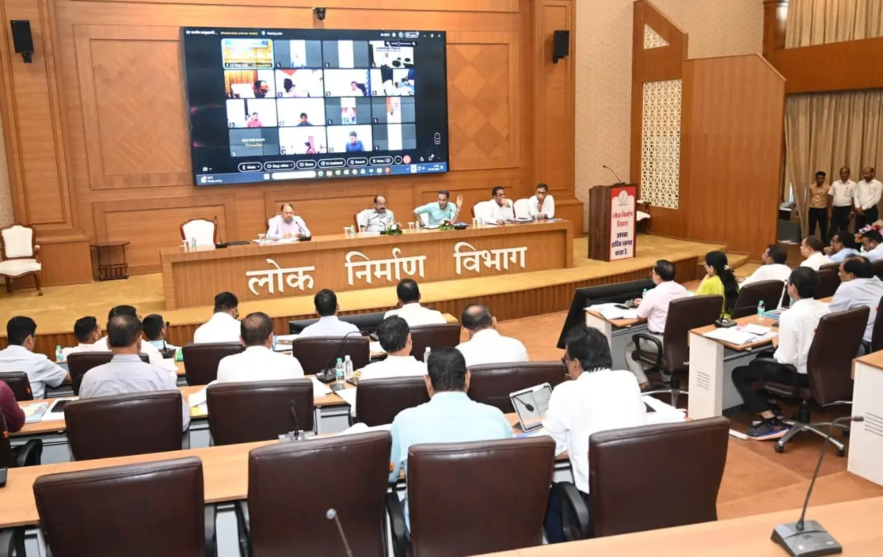 रायपुर : बारिश में खराब सड़कों पर उप मुख्यमंत्री श्री अरुण साव ने जताई नाराजगी, 15 अक्टूबर तक सुधारने के दिए निर्देश