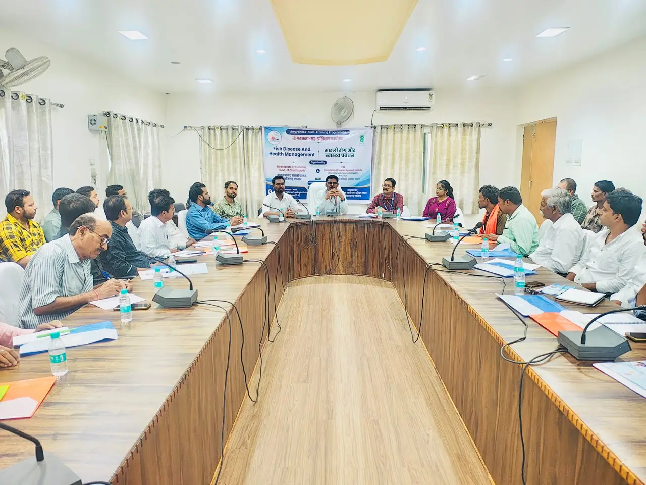 रायपुर : केज कल्चर से बढ़ेगा मछली उत्पादन, बीमारी की त्वरित पहचान पर जोर