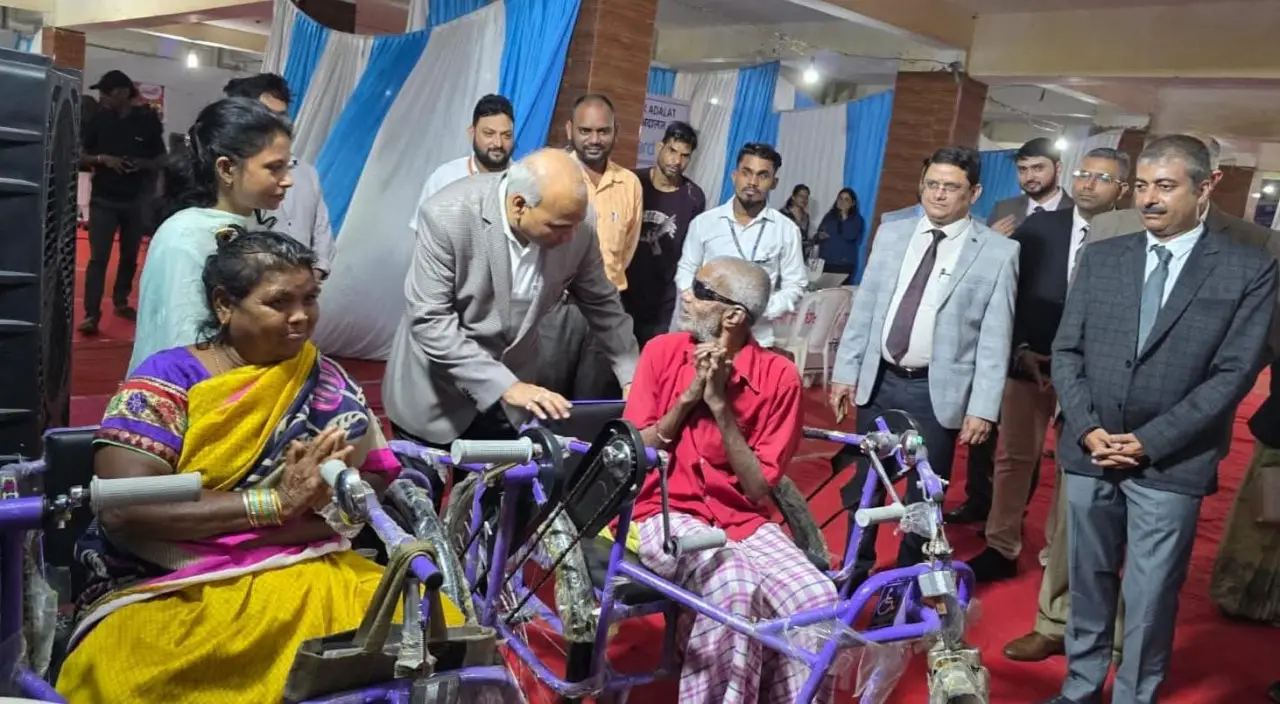 रायपुर : सेवा की कहानी : सहायक उपकरणों से दिव्यांगजनों को मिला संबल, आत्मनिर्भरता की ओर बढ़ा कदम