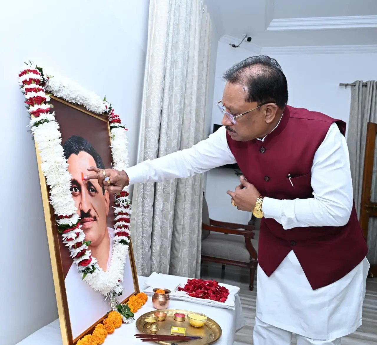 रायपुर : मुख्यमंत्री श्री विष्णुदेव साय ने पंडित दीनदयाल उपाध्याय की जयंती पर उन्हें किया नमन