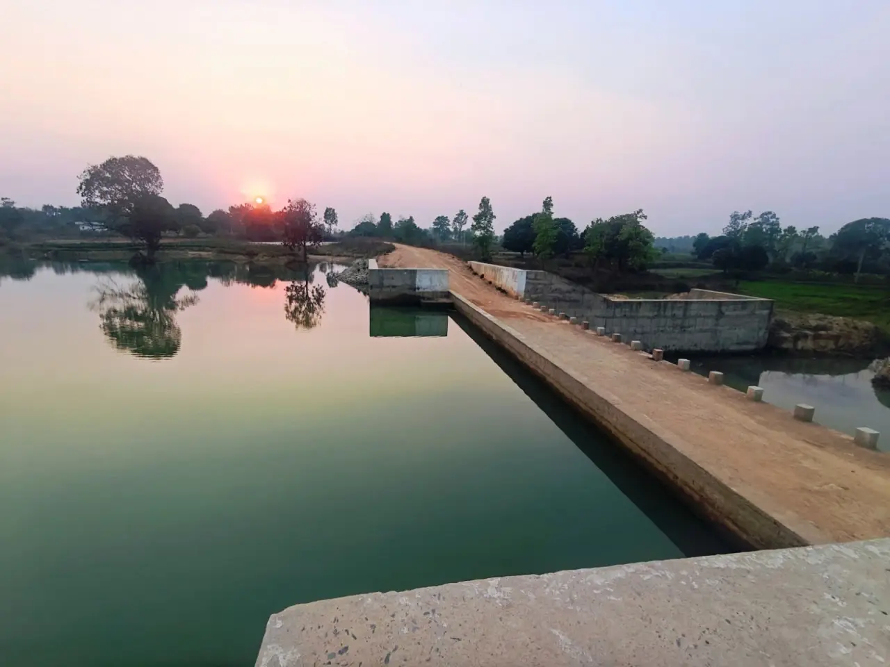 रायपुर : सेवा संकल्प अभियान : सेवा की कहानी: ग्रामीणों की मांग पर बना सकालो मुरना बांध, जल संकट से मिली राहत और 45 हेक्टेयर खेती को मिला पानी