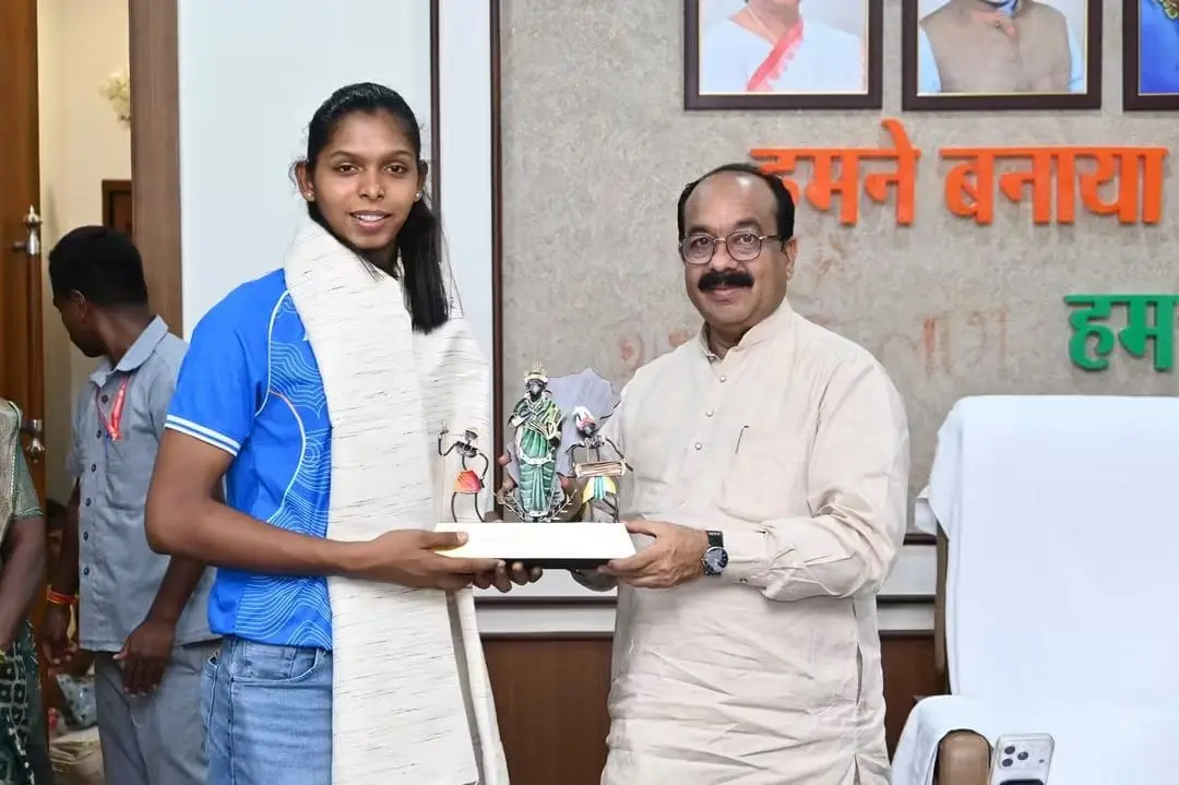 रायपुर : संजू की स्वर्णिम जीत पर उप मुख्यमंत्री श्री अरुण साव ने थपथपाई पीठ, कहा छत्तीसगढ़ के खिलाड़ियों को मिलेगा उनके अनुभव का लाभ
