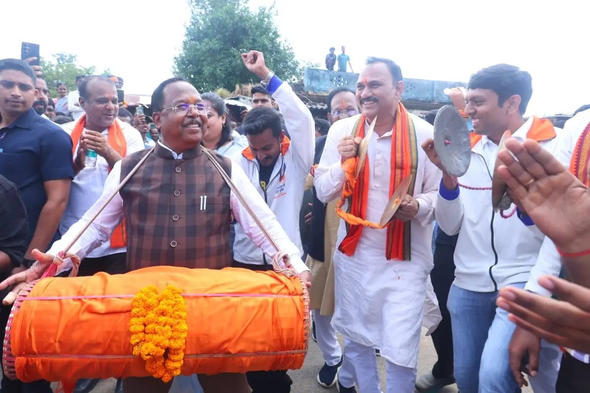 वडनगर से वाराणसी जा रही ‘सेवा संकल्प’ बाइक यात्रा का छत्तीसगढ़ में भव्य स्वागत, नेताम-जायसवाल और चंपा देवी पावले ने बढ़ाया यात्रियों का उत्साह