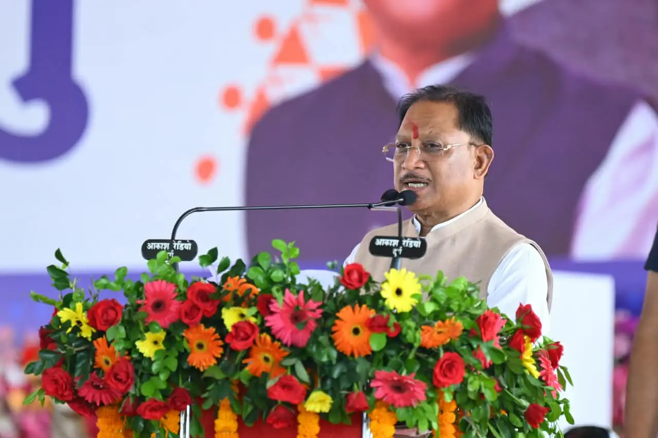 रायपुर : मातृशक्ति के सम्मान और स्वावलंबन का मजबूत आधार बनी महतारी वंदन योजना: मुख्यमंत्री श्री विष्णु देव साय