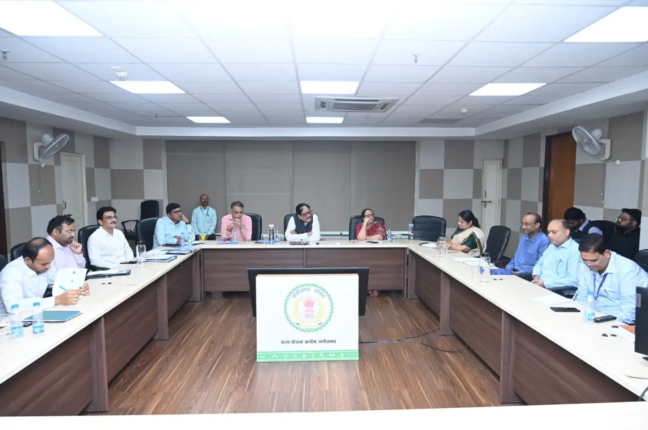 रायपुर : नीति आयोग की महानिदेशक सुश्री निधि छिब्बर ने छत्तीसगढ़ राज्य नीति आयोग के कार्यों की सराहना की
