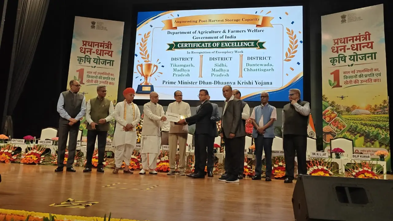 रायपुर : प्रधानमंत्री कृषि धन-धान्य योजना के उत्कृष्ट क्रियान्वयन में दंतेवाड़ा ने रचा इतिहास, राष्ट्रीय स्तर पर मिला ‘सर्वश्रेष्ठ जिला’ पुरस्कार