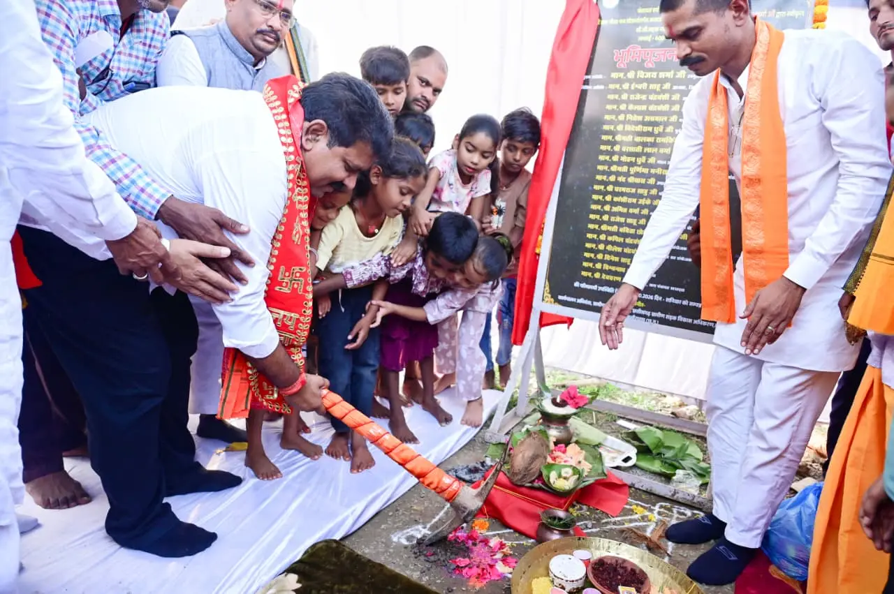 रायपुर : उप मुख्यमंत्री श्री विजय शर्मा ने तीन गांवों में 1.55 करोड़ रुपए के गौरव पथ निर्माण का किया भूमिपूजन