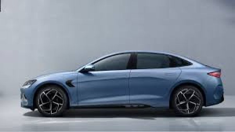 इलेक्ट्रिक कार की बैटरी चार मिनट और 37 सेकंड में 80 फ़ीसदी तक चार्ज हुई