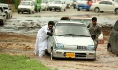 भारी बारिश से पाकिस्तान में 24 घंटे में 20 की मौत, कुल आंकड़ा 215 पहुंचा