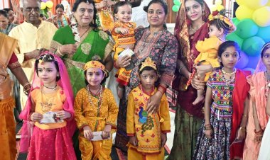 राम जानकी चित्रगुप्त मंदिर भोपाल में जन्माष्टमी महोत्सव:देर रात भजन संध्या का आयोजन, जमकर नाचे श्रद्धालु