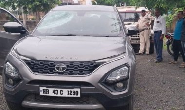 तनोडिया चौकी पुलिस की कार्रवाई:कार से जब्त की 34 शराब की पेटियां, दो आरोपी गिरफ्तार