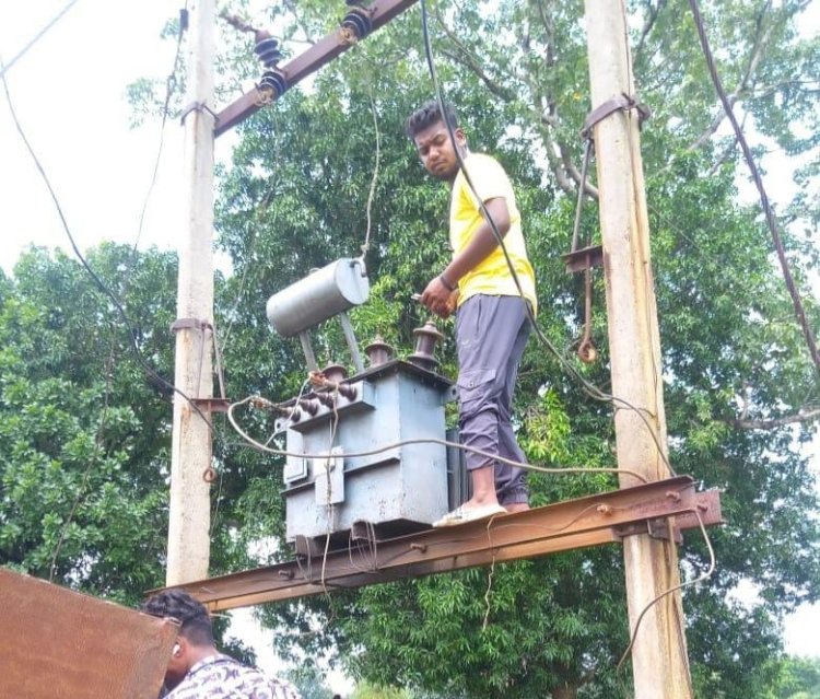 मुख्यमंत्री कैंप कार्यालय की पहल फिर लाई रंग,टागरगांव और रायकेरा में बिजली आपूर्ति बहाल करने बदला गया ट्रांसफार्मर,ग्रामीणों में खुशी की लहर