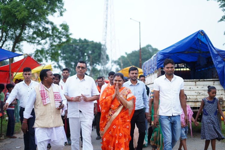 विधायक गोमती साय ने किया महात्मा गांधी की प्रतिमा पर माल्यार्पण : विधायक ने कहा गांधी जी के विचारों को युवाओं तक पहुंचाना एक प्रेरणादायक पहल