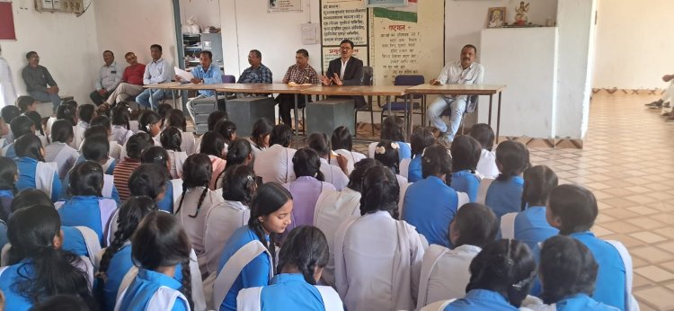 बच्चों को गलत दृष्टि से घूरना भी लैंगिक अपराध,बच्चों को बाल संरक्षण के विभिन्न विषयों पर किया जा रहा जागरूक..