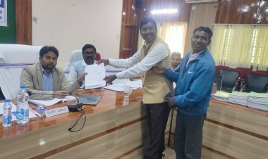 नौकरी से त्यागपत्र दे जनसेवा में जुटे आदिवासी भाजपा नेता उमेश प्रधान ने डीडीसी चुनाव में क्षेत्र क्रमांक 01 से दाखिल किया नामांकन,मजबूत प्रत्याशी के रूप में ग्रामीणों की मांग पर उमेश ने भरा नामांकन