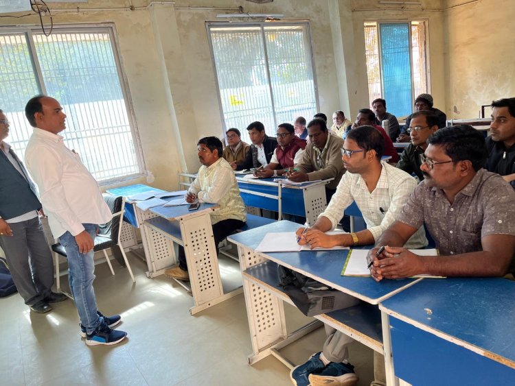 पीठासीन एवं मतदान अधिकारियों को नगरीय निकायों में निर्वाचन कराने हेतु दिया गया प्रशिक्षण, विकासखंड स्तर पर मास्टर ट्रेनरों द्वारा दिया गया प्रशिक्षण