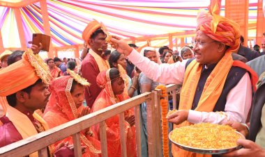 मुख्यमंत्री ने सामूहिक कन्या विवाह कार्यक्रम में शामिल होकर 353 नवविवाहित जोड़ों को दिया आशीर्वाद