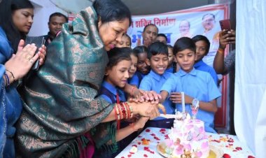 सादगी, अपनत्व और सेवा भाव के कारण जनसामान्य के बीच अत्यंत लोकप्रिय श्रीमती कौशल्या साय का जन्म दिवस विशेष : स्वर्गीय कुमार दिलीप सिंह जूदेव भी स्नेहपूर्वक 'बहुरिया साहब' कहकर करते थे संबोधित