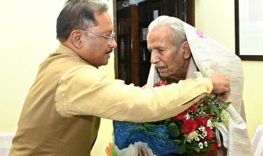 मुख्यमंत्री विष्णुदेव साय ने साहित्यकार विनोद कुमार शुक्ल के निवास पहुंच की उनसे मुलाकात : ज्ञानपीठ सम्मान की घोषणा पर मुख्यमंत्री श्री साय ने सभी प्रदेशवासियों की तरफ से श्री शुक्ल को दी बधाई