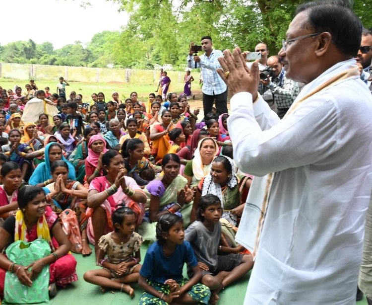 हर जरूरतमंद के साथ खड़ी है सरकार : मुख्यमंत्री विष्णु देव साय, बस्तर के नारायणपाल में लगाई चौपाल, जानी योजनाओं की जमीनी हकीकत,,,,