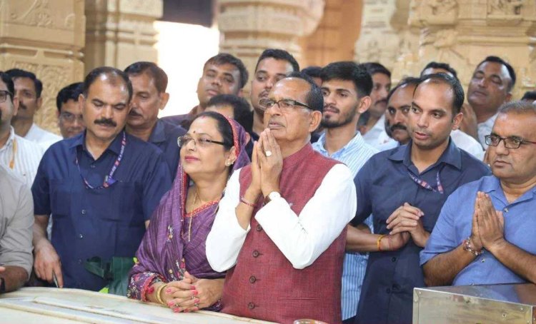 Big News : पत्नी को भूले शिवराज सिंह चौहान.! अकेले छोड़कर 1 किमी चले गए फिर आया याद..22 गाड़ियों के काफिले के साथ लौटे लेने वापस..पढ़ें पूरी ख़बर
