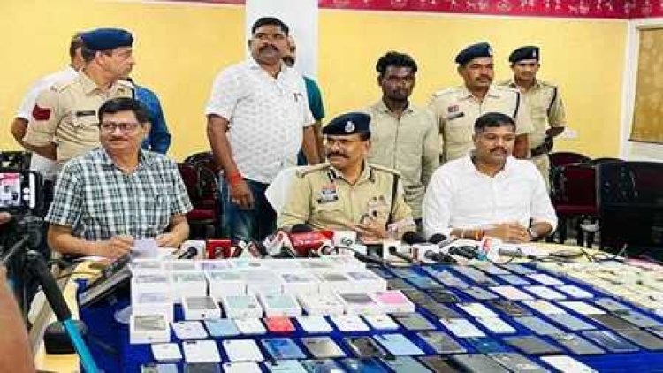 CG Crime : दुकान का ताला तोड़कर चोरी.! 87 मोबाइल, 20,000 कैश और दो एक्टिवा जब्त..नागपुर से 4 आरोपी गिरफ्तार..पढ़ें पूरी समाचार