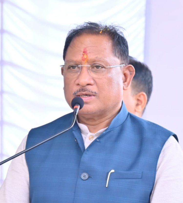 ग्रामीणों का वर्षों पुरानी मांग को मुख्यमंत्री विष्णुदेव साय ने की पुरी,मंडल अध्यक्ष महादेवडांड प्रतिक सिंह सहित ग्रामीणों ने मुख्यमंत्री को जताया आभार