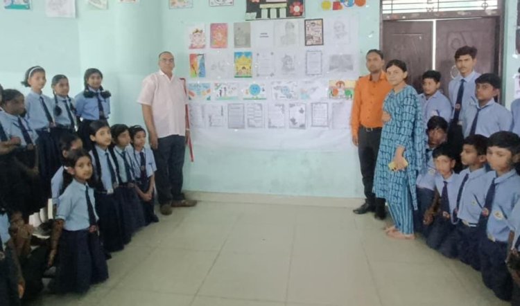 स्वामी आत्मानंद विद्यालय चिरमिरी में हुआ "दीवार पत्रिका"का विमोचन
