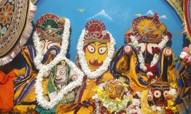 परवर्तिनी एकादशी पर्व के अवसर पर बड़ी संख्या में जुटे श्रद्धालुओं ने किया दोकड़ा में द्वीप प्रज्वलन,श्री जगन्नाथ मंदिर में हुआ कार्यक्रम का आयोजन