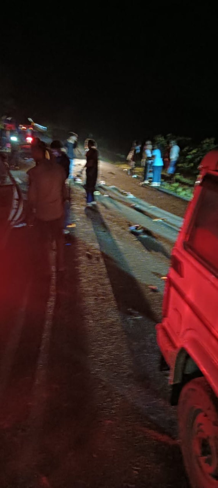 हिट एंड रन केस मामले में दो दर्जन से ज्यादा लोग घायल : घटना के बाद मौके पर चीख पुकार और अफरा तफरी की स्थिति निर्मित,बगीचा के जूरूडांड में तेज रफ्तार बोलेरो से हुआ बड़ी दुर्घटना