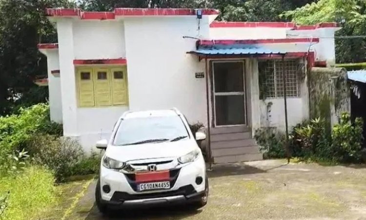 CG Crime : चोरों के हौसले बुलंद.! न्यायाधीश के बंगले में दिनदहाड़े चोरी कर चांदी के सामान और CCTV ले गए चोर..पढ़ें पूरी ख़बर