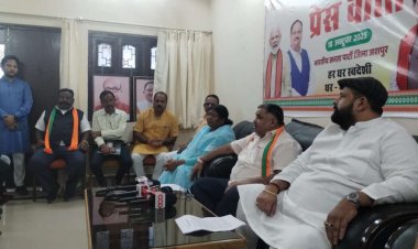 मंत्री राजेश अग्रवाल ने कहा लोकल फॉर लोकल का थीम अपना स्वदेशी सामानों की खरीदी पर दिया जाए जोर,आत्म निर्भर भारत बनाने सभी का योगदान महत्वपूर्ण : प्रबल प्रताप सिंह जूदेव