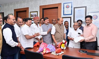 रायपुर : श्री डोमनलाल कोर्सेवाड़ा ने अनुसूचित जाति विकास प्राधिकरण के उपाध्यक्ष का पदभार ग्रहण किया