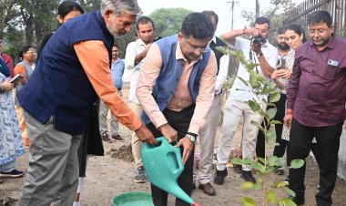 रायपुर : प्रमुख सचिव श्री सोनमणि बोरा ने क्षेत्रीय विज्ञान केंद्र का किया निरीक्षण