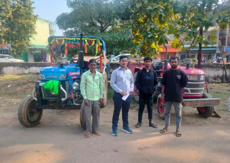 रायपुर : रेत के अवैध परिवहन मामले में दो ट्रैक्टर जब्त 