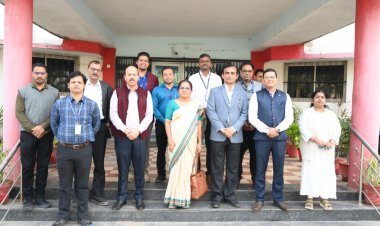 आरबीआई अधिकारियों ने किया कृषि महाविद्यालय, इंदिरा गांधी कृषि विश्वविद्यालय, रायपुर के अनुसंधान भवनों का अवलोकन