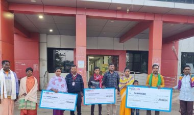 तीन परिवारों को मिला प्रधानमंत्री बीमा योजना का सहारा : बीमा राशि का किया गया भुगतान  