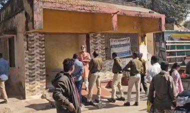 दुर्ग जिला अस्पताल परिसर में चल रहे श्री साईं महाप्रसादालय पर चला बुलडोजर, संचालक ने कहा- अनशन पर बैठूंगा